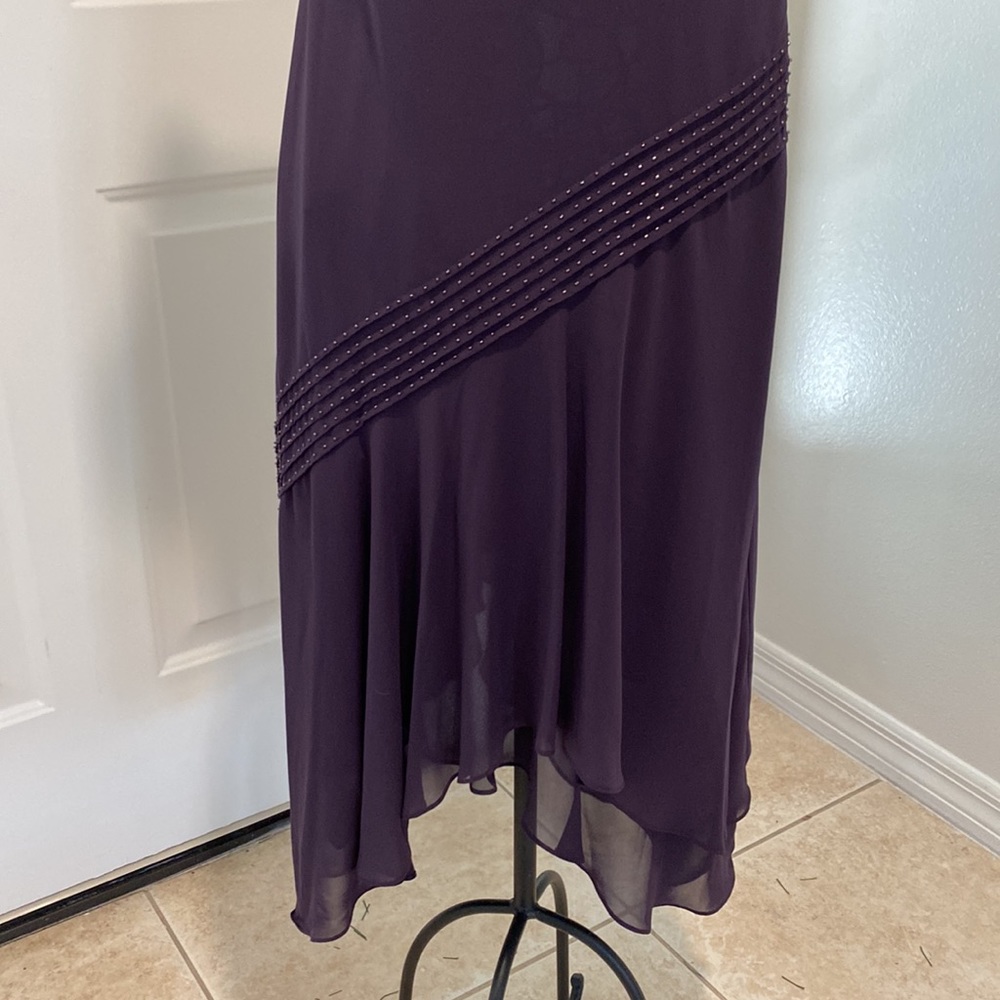 Adrianna Papell Plum Formal Dress. Ladies Size 4 - Picture 5 of 12